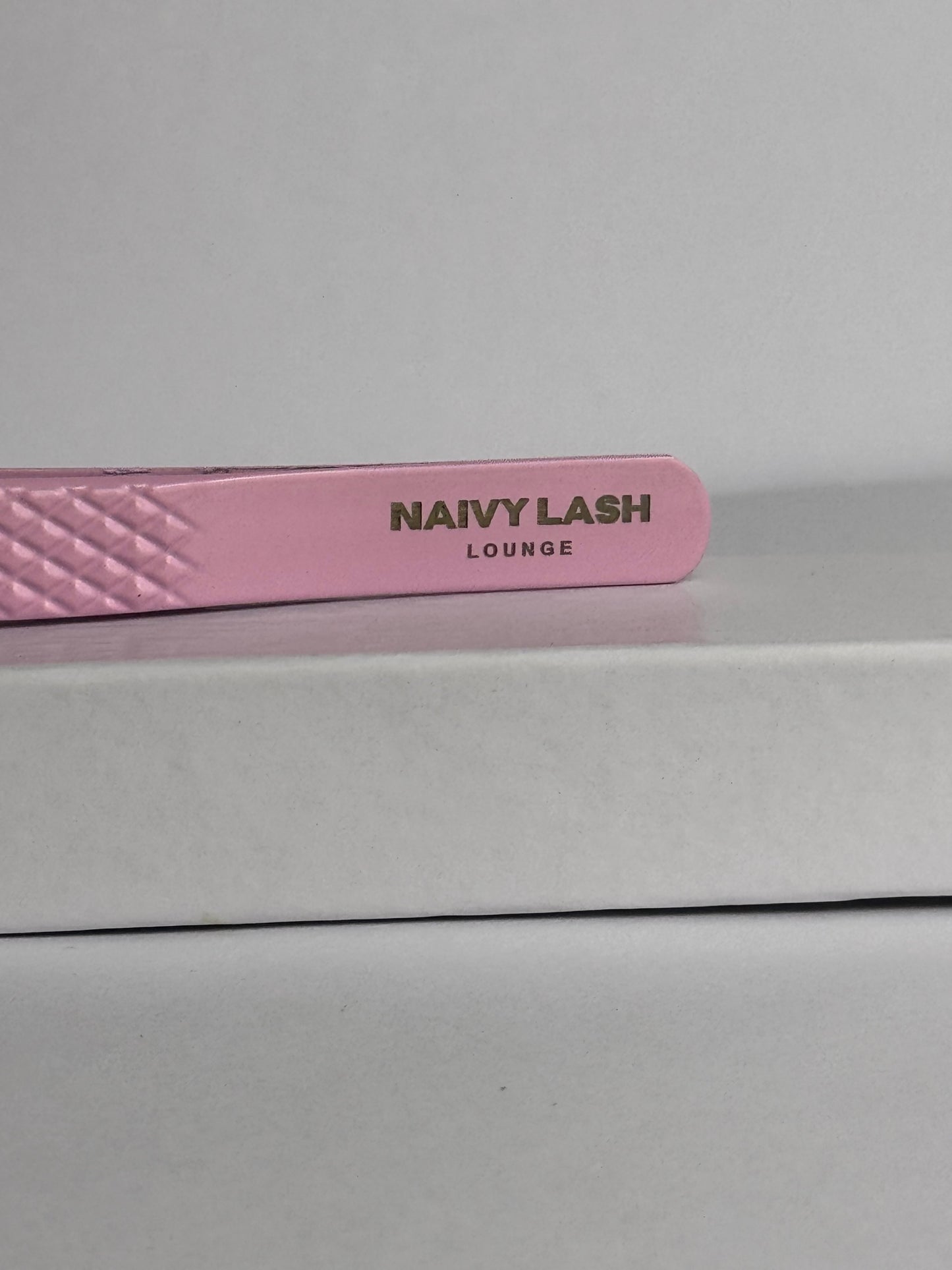 Naivy Lash 90°  FLAT Mega Volume Tweezers